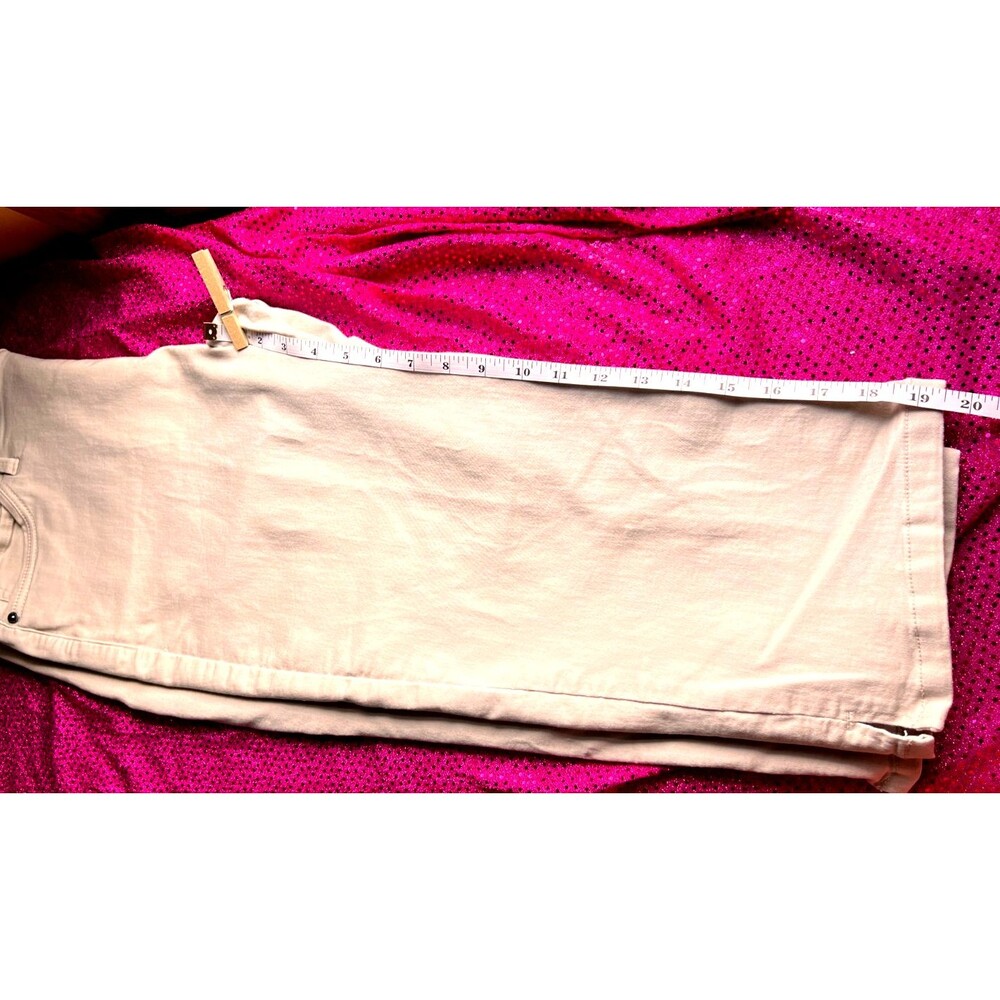 Liz Claiborne Classic Fit Ivory Color Capri's Size 18 - Picture 10 of 11